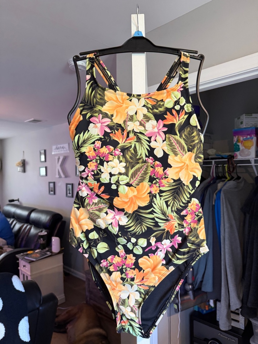 Women’s L Hurley Black Tropical Floral Short Sleeve Swim Tee